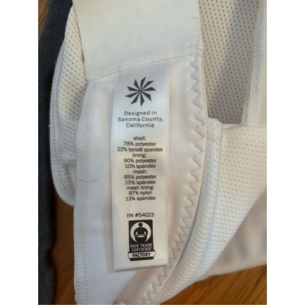 Athleta EUC white zipper front sports bra Size medium - Picture 6 of 7